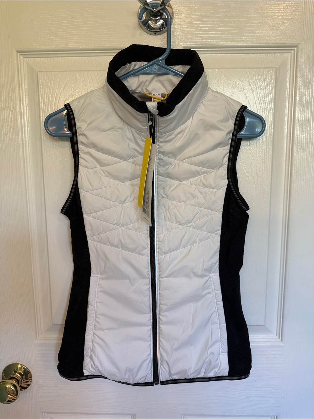 NWT Lole Women's White & Black Quilted Zip-Up running Vest